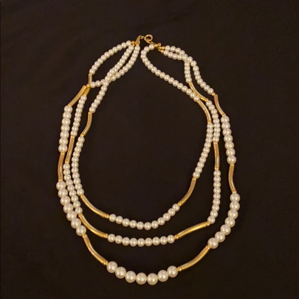 Gold and pearls necklace